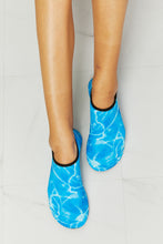 Load image into Gallery viewer, MMshoes On The Shore Water Shoes in Sky Blue
