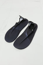 Load image into Gallery viewer, MMshoes On The Shore Water Shoes in Black